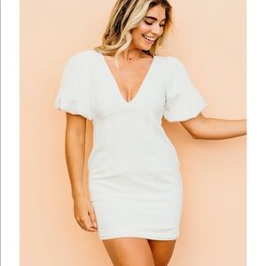 White puff sleeve dress